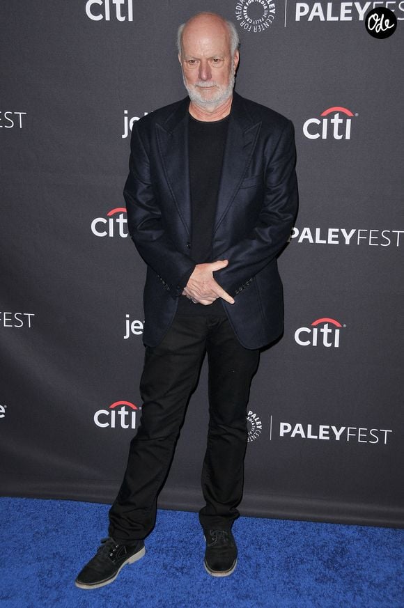 Sa mort a été annoncé par sa famille, via un communiqué publié dans le magazine "People".

James Burrows arrive à la 35e édition du Paleyfest « Will & Grace », qui s'est tenue au Dolby Theatre à Hollywood, en Californie, le samedi 17 mars 2018. Photo de Sthanlee B. Mirador/ABACAPRESS.COM