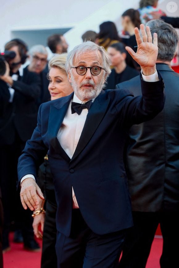 Fabrice Luchini - Montée des marches du film « Marcello Mio » lors du 77ème Festival International du Film de Cannes, au Palais des Festivals à Cannes. Le 21 mai 2024 © Christophe Clovis / Bestimage