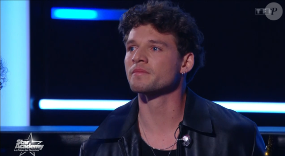 Théo P. soutenu par sa petite amie dans la Star Academy