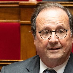Le député François Hollande lors d'une séance de questions au gouvernement à l'Assemblée nationale, chambre basse du Parlement français, à Paris le 30 avril 2025. Photo par Raphael Lafargue/ABACAPRESS.COM