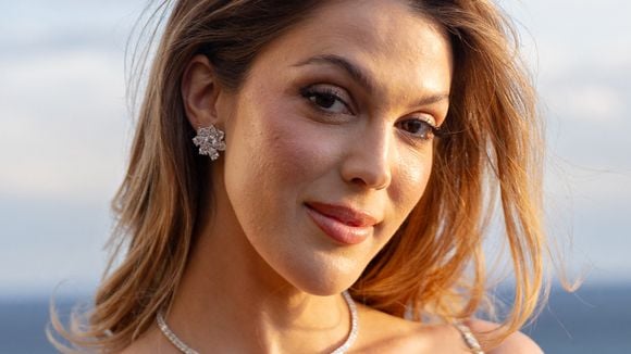 Iris Mittenaere pose ses valises dans l'un des hôtels les plus luxueux de la Côte d'Azur, combien faut-il débourser pour y séjourner ?
