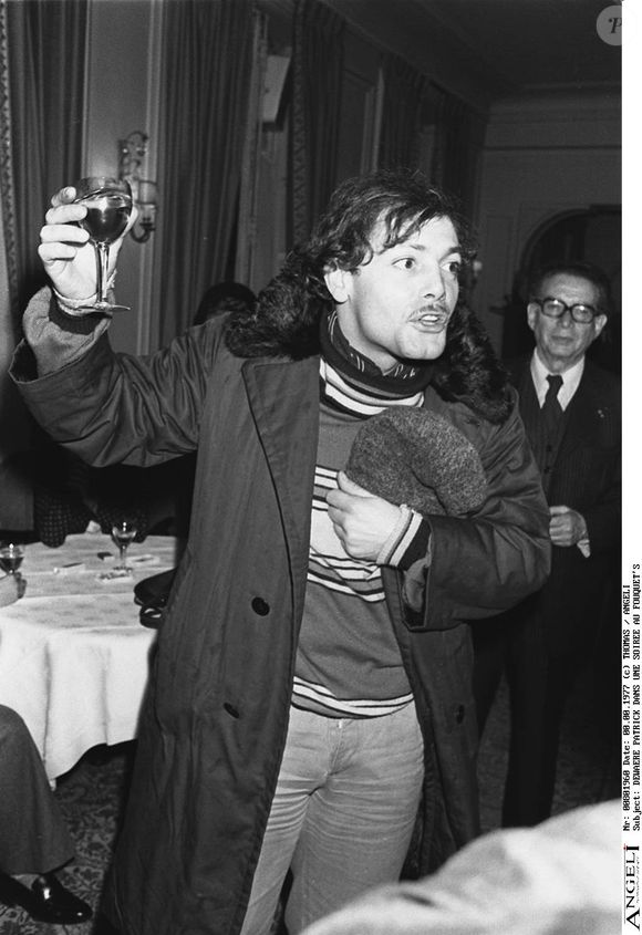 Archives - Patrick Dewaere au Fouquet's, à Paris. AGENCE / BESTIMAGE