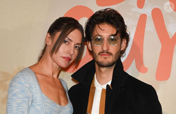 Natasha Andrews et sa compagne Pierre Niney - Avant-première du film "Les Bad Guys" au cinéma Publicis à Paris. Le 1er avril 2022
© Coadic Guirec / Bestimage