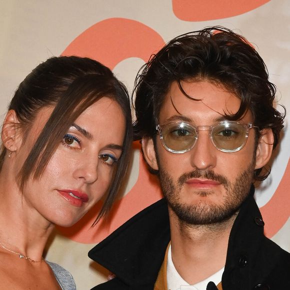 Natasha Andrews et sa compagne Pierre Niney - Avant-première du film "Les Bad Guys" au cinéma Publicis à Paris. Le 1er avril 2022
© Coadic Guirec / Bestimage