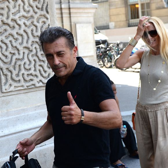 Sa femme Astrid, ainsi que ses deux enfants, étaient à ses côtés jusqu’à la fin.

Albert Kassabi (Bébert du groupe Les Forbans) et sa femme Astrid au mariage de Jean-Luc Lahaye à la mairie du 18ème arrondissement de Paris, le 2 juillet 2025. 

Agence / Bestimage