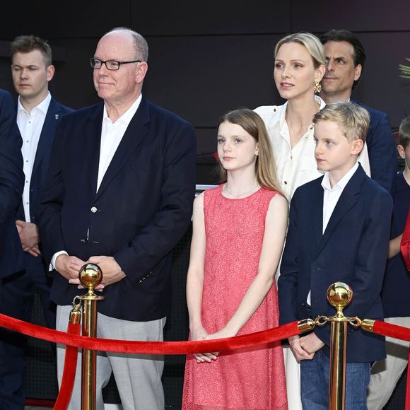 Le prince Albert II de Monaco, la princesse Charlène de Monaco, la princesse Gabriella de Monaco, comtesse de Carladès, et le prince Jacques de Monaco, marquis des Baux, assistent à l’inauguration de l’espace thématique consacré à la Principauté de Monaco à Europa-Park, à Rust, en Allemagne, le 29 juin 2026. © Dana Press/Bestimage