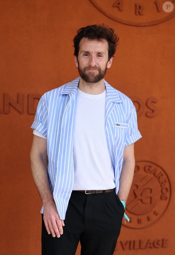 Pablo Mira au village lors des Internationaux de France de Tennis de Roland Garros 2025. Paris, le 29 mai 2025.
© Moreau/Jacovides/Bestimage