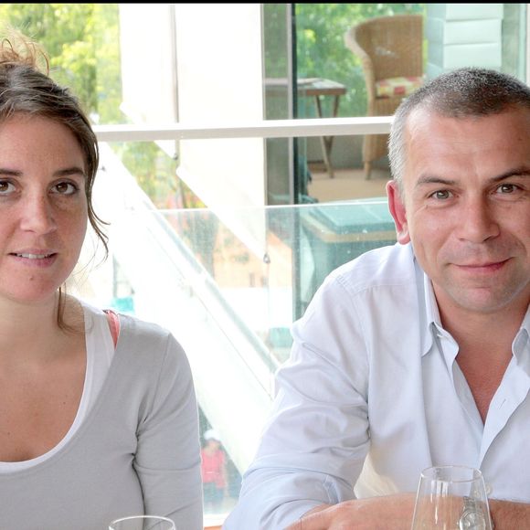 Philippe Torreton et sa femme Elsa Boublil à Roland-Garros en 2008.
Crédit : RINDOFF-JACOVIDES / BESTIMAGE