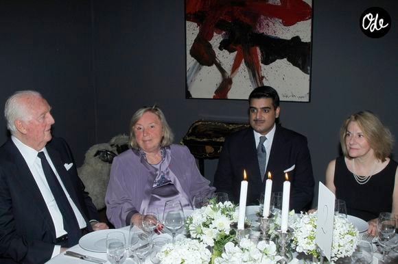 Avant les ventes, une sélection de ces pièces sera exposée au public dans les galeries parisiennes de Sotheby’s.

Hubert de Givenchy, Madame François Pinault, H.E. Sheikh Hamad bin Abdullah Al Thani et Catherine Pégard, présidente du domaine de Versailles, lors du dîner organisé chez Christie’s, à la galerie de Girardon, autour de l’évocation de Hubert de Givenchy, à Paris, le 13 septembre 2012. BERTRAND RINDOFF PETROFF / BESTIMAGE