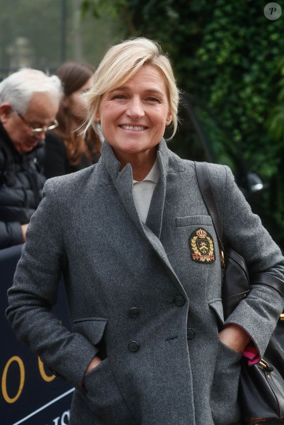 Semi-Exclusif - Anne-Elisabeth Lemoine - Arrivées à l'enregistrement de l'émission "Vivement Dimanche", présentée par M.Drucker et diffusée sur France 3 le 19 novembre, au Studio Gabriel à Paris. Le 31 octobre 2023
© Christophe Clovis / Bestimage