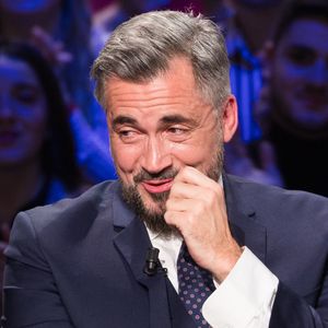 Et cela, en adoptant un régime à base de pêches, l'un des fruits les moins caloriques.

Exclusif - Olivier Minne - Enregistrement de l'émission "La Boîte à secrets 4" à Paris, présentée par F.Bollaert, et diffusée le 10 avril sur France 3. Le 23 janvier 2020
© Tiziano Da Silva / Bestimage