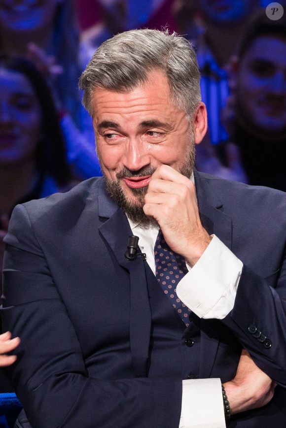 Et cela, en adoptant un régime à base de pêches, l'un des fruits les moins caloriques.

Exclusif - Olivier Minne - Enregistrement de l'émission "La Boîte à secrets 4" à Paris, présentée par F.Bollaert, et diffusée le 10 avril sur France 3. Le 23 janvier 2020
© Tiziano Da Silva / Bestimage