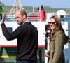 Aujourd'hui, ils ont pris le ferry
Le prince William et Kate Middleton, connus sous le nom de duc et duchesse de Rothesay lorsqu'ils sont en Écosse, rencontrent les responsables du service public de ferry ainsi que les membres de la communauté qui l'utilisent avant de prendre le ferry pour traverser l'eau jusqu'à l'île d'Iona, le dernier jour de la visite royale sur l'île de Mull, au Royaume-Uni, le 30 avril 2025. Photo par Doug Peters/EMPICS Entertainment/PA Wire/ABACAPRESS.COM