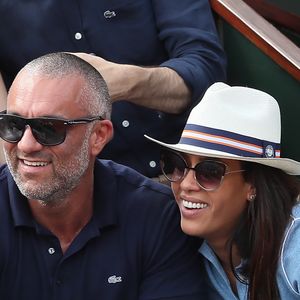 En 2022, le compagnon d'Amel Bent avait écopé, en appel, de trois ans de prison, dont deux avec sursis, dans une affaire de trafic de permis de conduire, relatait "Le Parisien", le 27 janvier 2022. Quelques mois plus tard, il était emprisonné, pour avoir, notamment, illégalement exercé la profession d’agent de sécurité, rapportait le journal.

Amel Bent et son mari Patrick Antonelli  dans les tribunes des internationaux de tennis de Roland Garros à Paris, France, le 3 juin 2018. © Dominique Jacovides - Cyril Moreau/Bestimage