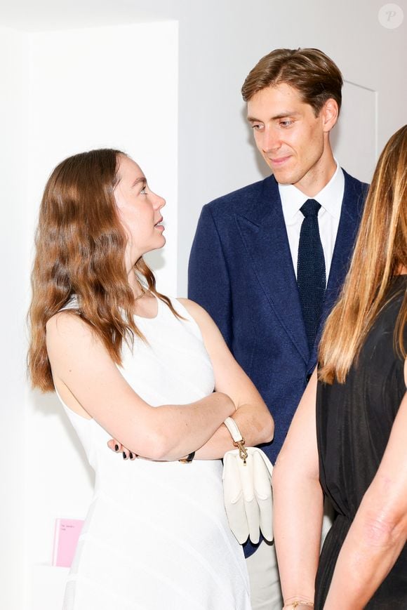 Le prince Albert II de Monaco, accompagné par sa nièce, la princesse Alexandra de Hanovre et son compagnon Ben-Sylvester Strautmann, a visité l'exposition d'été du Grimaldi Forum à Monaco, "Couleurs", en collaboration avec le Centre Pompidou, installée dans l'espace Indigo du centre des congèrs, du 8 juillet au 31 août 2025.  © Claudia Albuquerque/Bestimage