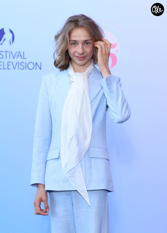 Il était en effet présent lors du Festival de Télévision de Monte-Carlo, qui se tenait sur le Rocher entre le 12 et le 16 juin 2026. 

Billy Blanchard (fils de Julie Depardieu et Philippe Katerine) - Séance photo pour le film « Les derniers jours de Charles Baudelaire » au Grimaldi Forum lors de la 65e édition du Festival TV de Monte-Carlo, le 13 juin 2026
 © Denis Guignebourg /Bestimage