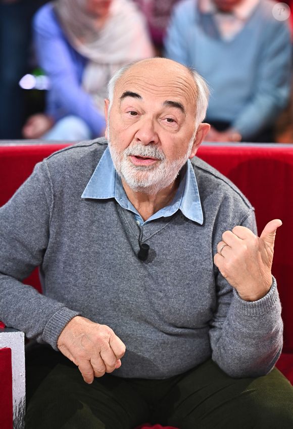 Il avait expliqué en juillet 2024 à Nice-Matin faire très attention à ce qu'il mange

Exclusif - Gérard Jugnot - Enregistrement de l'émission Vivement dimanche consacrée à l'équipe du Splendid au studio Rive Gauche, presentée par Michel Drucker . Diffusion sur France 3 le  23/02/2025 . présentée par M.Drucker, diffusée le 23 février 2025 sur France 3. 
© Guillaume Gaffiot / Bestimage