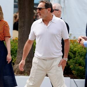 Avec cette apparition très maîtrisée, Gilles Lellouche confirme son statut d’icône chic du cinéma français.

Gilles Lellouche - Photocall du film "La Vénus Electrique" lors du 79ème Festival International du Film de Cannes, le 13 mai 2026.
© Jacovides/Moreau/Bestimage