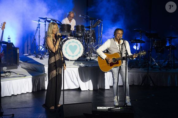 Elle a chanté l'une de ses compositions et ils ont chanté en duo

Exclusif - Laurent Voulzy et sa compagne Isaure Le Faou interprètent deux titres ensemble - Laurent Voulzy en concert sur la scène du théâtre de Verdure lors du 41ème Festival de Ramatuelle, le 9 août 2025. 
© Cyril Bruneau / Bestimage