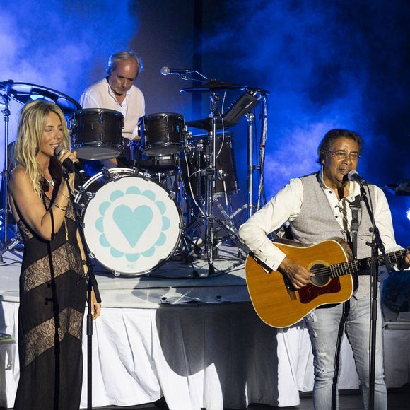 Elle a chanté l'une de ses compositions et ils ont chanté en duo

Exclusif - Laurent Voulzy et sa compagne Isaure Le Faou interprètent deux titres ensemble - Laurent Voulzy en concert sur la scène du théâtre de Verdure lors du 41ème Festival de Ramatuelle, le 9 août 2025. 
© Cyril Bruneau / Bestimage