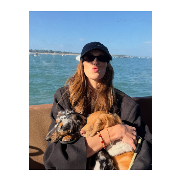 Sa chienne Calypso

Iris Mittenaere sur Instagram