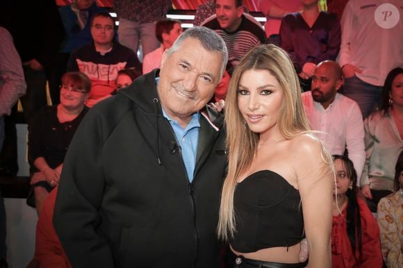 Exclusif - Jean-Marie Bigard et sa femme Lola Marois - Enregistrement de l'émission "La Grosse Rigolade" présentée par C.Hanouna le 1er décembre qui sera diffusée à 21h10 sur C8 le Jeudi 8 décembre 2022 qui réunira les experts de la blague pour une soirée 100% Darka. © Jack Tribeca / Bestimage