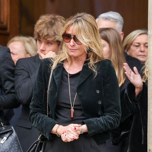 La compagne de Roschdy Zem s'est confiée non sans émotion sur cette douleur à nos confrères de "La Tribune du dimanche". 

Roschdy Zem, Pierre Rambaldi, Sarah Poniatowski (Lavoine), son fils Roman Lavoine, sa cousine Tess Rambaldi, Marie Rambaldi (Poniatowski), une des filles du défunt - Sorties des obsèques du prince Jean-Stanislas Poniatowski en l'Eglise polonaise à Paris, France, le 29 avril 2024. © Jacovides-Moreau/Bestimage