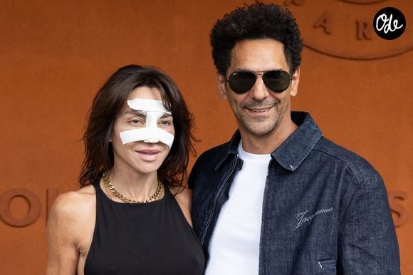 Sandra Sisley et son mari Tomer Sisley au photocall du village lors des Internationaux de France de Tennis de Roland Garros 2026, à Paris, France, le 5 juin 2026. © Jacovides-Moreau/Bestimage
