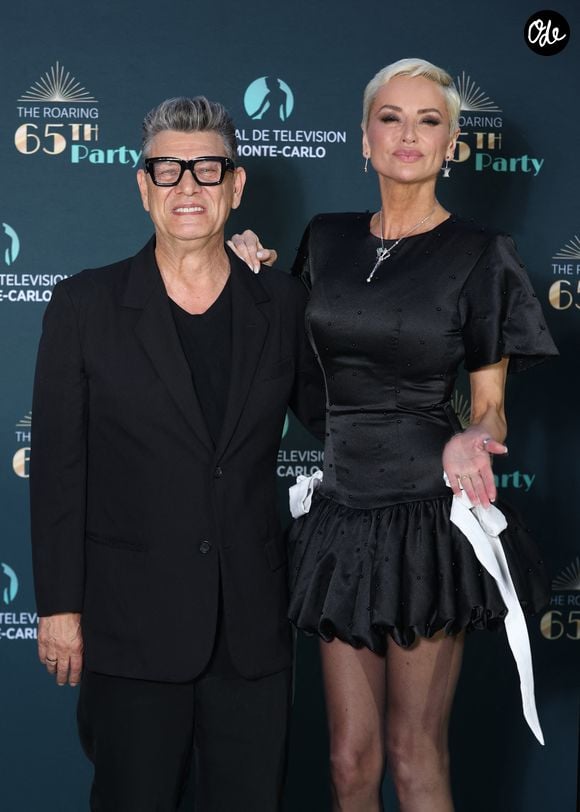 mais aussi Marc Lavoine et Adriana Karembeu, plus proches que jamais.

Adriana Karembeu et Marc Lavoine – Soirée du 65e anniversaire au Monte Carlo Bay lors de la 65e édition du Festival de la télévision de Monte-Carlo, le 15 juin 2026

 © Denis Guignebourg / Bestimage