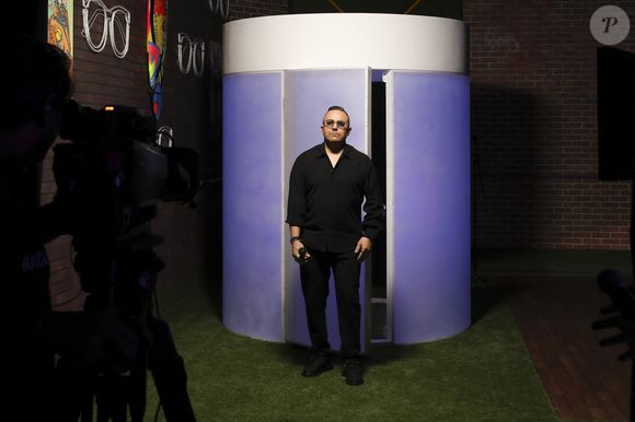 Exclusif - Faudel, lors de l'enregistrement de l'émission "On Connait La Chanson Années 90", présentée par L.Boccolini et diffusée le 19 mai 2026 sur W9, à Paris, France, le 8 avril 2026. © Jack Tribeca/Bestimage