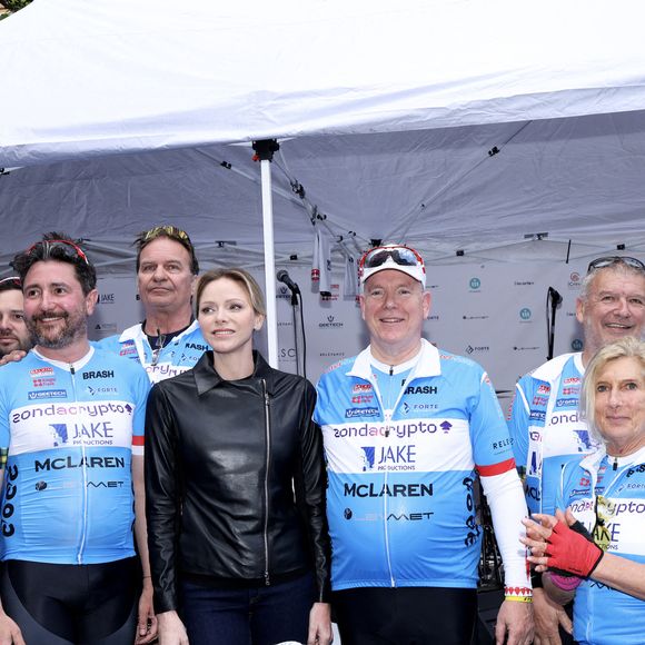 La princesse Charlène de Monaco et le prince Albert II de Monaco - Le prince Albert II de Monaco participe à une randonnée à vélo de Saint-Tropez à la Principauté de Monaco en 4 heures et 15 minutes, au profit de la Fondation de la Princesse Charlène de Monaco le 27 avril 2025. © Claudia Albuquerque/Bestimage