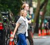 Longtemps, elle a caché son vrai métier à ses enfants.

Exclusif - Jodie Foster et son fils Kit, 21 ans, dînent en terrasse au restaurant "Sant Ambroeus" dans le quartier de West Village à New York, le 18 juin 2023. The ImageDirect / Bestimage