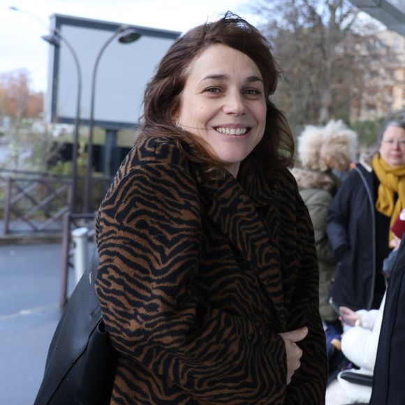 Exclusif - Nathalie Péchalat - Célébrités se rendent aux studios de Europe 1 à Paris le 19 Novembre 2025. Agence / Bestimage