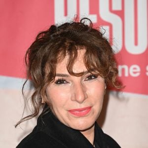 Le concept ? Un petit jeu intergénérationnel où chacune tire un papier mentionnant une référence à une vidéo humoristique, soit de l’époque d’Anne, soit de celle de la Gen Z...
Anne Depétrini - Avant-première du film "Besoin d'amour" au cinéma Max Linder à Paris le 4 avril 2023. © Coadic Guirec/Bestimage