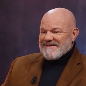 Le chef a évoqué sa carrière. 
Capture d'écran Legend sur YouTube