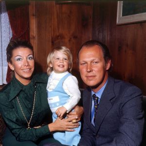 Il s'agissait d'une commande de son père, Victor-Emmanuel de Savoie
Victor-Emmanuel de Savoie, son épouse Marina Doria De Savoie et son fils Emmanuel-Philibert de Savoie. Photo by IPA/ABACAPRESS.COM