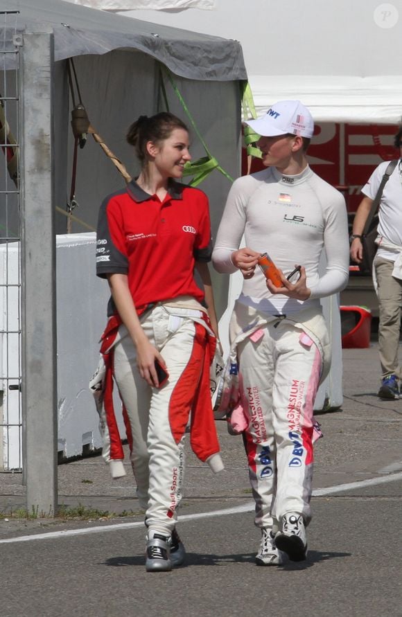 Le couple a partagé d'adorables images de ce moment inoubliable. 

David Schumacher (US Racing - CHRS) avec Vivien Keszthelyi (Audi Sport Seyffarth R8 LMS Cupe) au Championnat de Formule 4 de la manche DTM au Circuit automobile Hockenheimring à Hockenheim, Allemagne, le 4 mai 2018. Photo par Action Press / Bestimage
