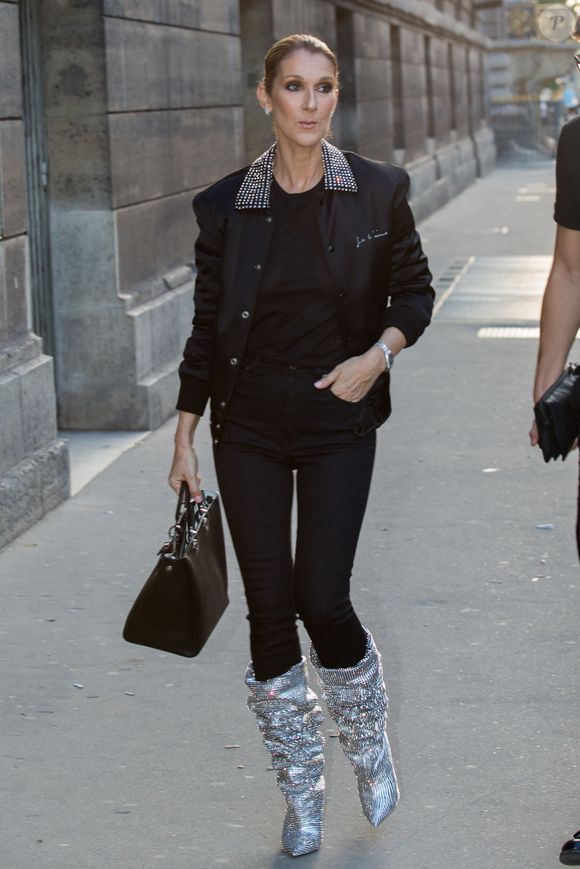 Céline Dion quittant l'hôtel Royal Monceau pour aller dîner au restaurant Loulou au Musée des arts décoratifs le 07 juillet 2017 à Paris, France. Photo par Nasser Berzane/ABACAPRESS.COM