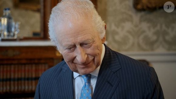 Le roi Charles au palais de Buckingham lors d'une séquence d'ouverture pour la chaîne nationale ITV. Photo par JLPPA / Bestimage