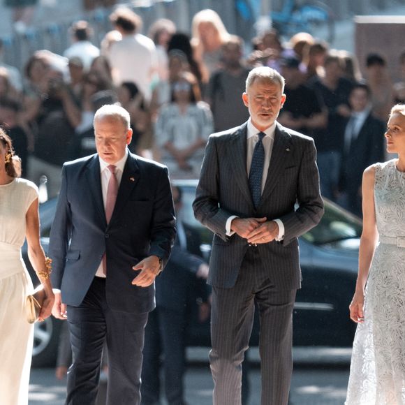 Leurs époux, Albert de Monaco et Felipe d'Espagne, étaient de la partie

La reine Letizia d'Espagne, le prince Albert II de Monaco, le roi Felipe VI et la princesse Charlène de Monaco lors du 150ème anniversaire de l'établissement des premières relations diplomatiques entre l'Espagne et Monaco au Jardin botanique royal à Madrid le 1er juin 2026. LALO YASKY / BESTIMAGE