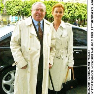 Jacques Martin et sa femme Céline au mariage de Stéphane Collaro à la mairie de Levallois Perret en mai 2004 © Angeli - Macault Bestimage
