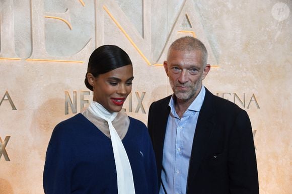 Il a eu une petite Amazonie née en 2019 de son mariage avec Tina Kunakey
Vincent Cassel et Tina Kunakey - Avant-première du film "Athena" à la salle Pleyel à Paris le 13 septembre 2022

© Giancarlo Gorassini / Bestimage