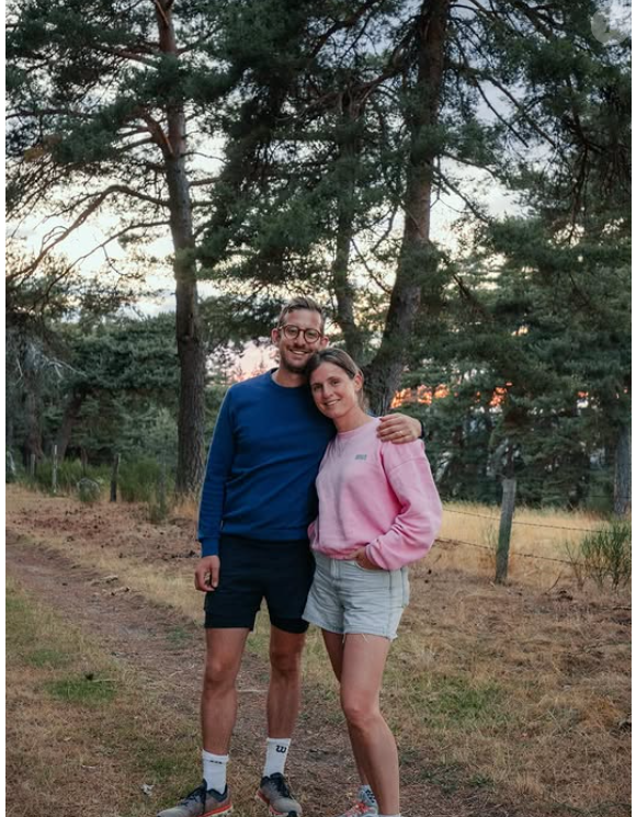 Et lance sa propre agence de communication.

Guillaume et Marie-Caroline Cail (Familles nombreuses, la vie en XXL) sont les heureux parents de six enfants.