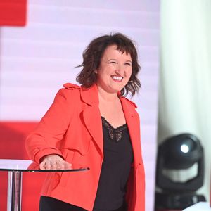 Vivement Dimanche : Michel Drucker entouré d'Anne Roumanoff 

Exclusif - Anne Roumanoff lors de l'enregistrement de l'émission Vivement dimanche au studio Rive gauche, présentée par M.Drucker. © Guillaume Gaffiot/Bestimage
