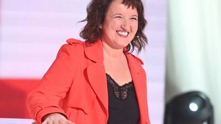 Vivement Dimanche : Michel Drucker entouré d'Anne Roumanoff et d'un visage bien connu de BFMTV, venu avec sa famille
