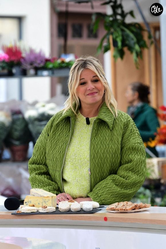 Semi-Exclusif - Flavie Flament tourne sa nouvelle émission "Flavie en France" (France 3), avec le retour du jeu "Le Schmilblic", à Vienne (Isère), le 24 octobre 2025. La diffusion est prévue du 17 au 21 novembre 2025. 
© Romain Doucelin / Bestimage