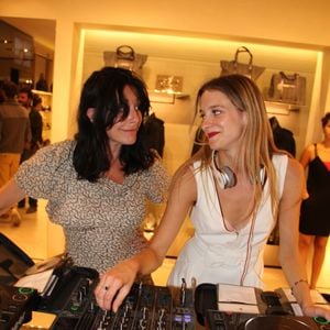 EXCLUSIF - LIO ET SA FILLE NUBIA AUX PLATINES - SOIREE SUR LE THEME DU CIRQUE A LA BOUTIQUE ESCADA, RUE SAINT-HONORE, LORS DE LA VOGUE FASHION NIGHT OUT, LE 6 SEPTEMBRE 2012.