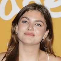 Pour garder le moral quand ça ne va pas, Louane a trouvé la solution : “Ca me fait me sentir moins seule”