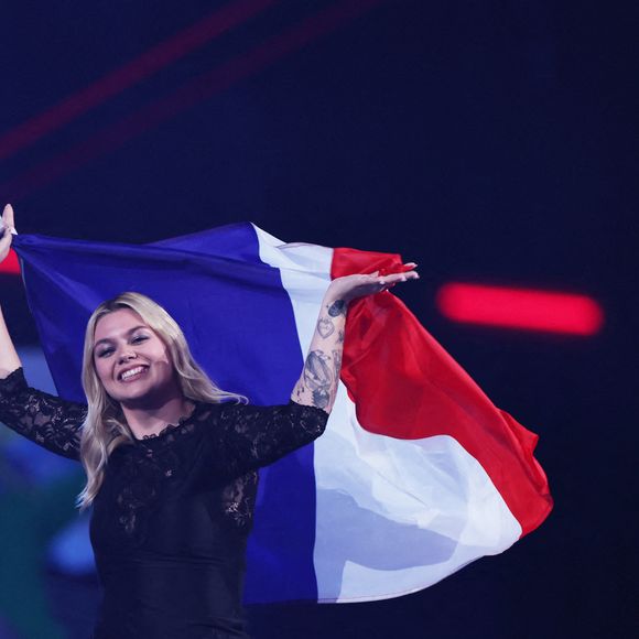 Si Louane n'a pas remporté l'Eurovision, elle peut se féliciter d'avoir été récompensée par deux prix Marcel-Bezençon.

Suisse, Bâle : Louane (France) monte sur la scène de la St. Jakobshalle pour l'ouverture de la finale du soixante neuvième Concours Eurovision de la chanson. Photo : Jens Büttner/DPA : Jens Büttner/DPA/ABACAPRESS.COM