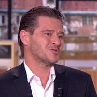 Julien Dassin, fils de Joe Dassin, défend sa version concernant la disparition de son père à l'âge de 41 ans, une vision différente de la première femme du chanteur